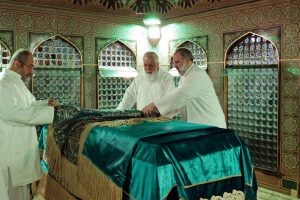 مراسم غبارروبی مضجع مطهر حضرت امام رضا(علیه‌السلام)