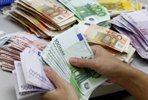 کاهش قیمت دلار و سکه