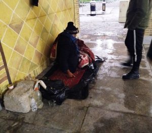 معتاد کارتن خواب